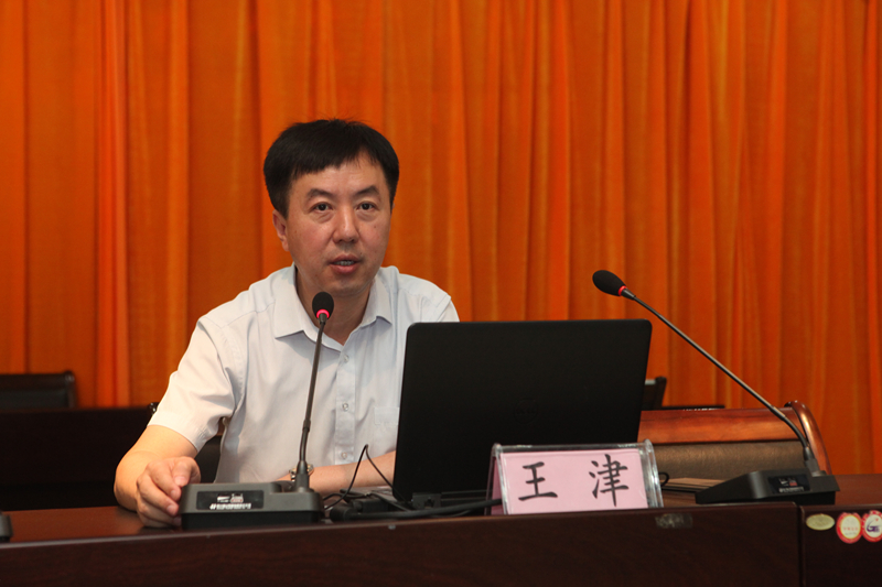 王津院长作专题报告_副本.jpg