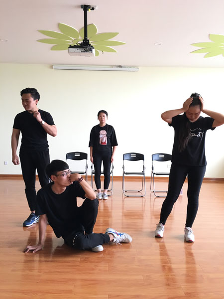 全情投入的演出.jpg