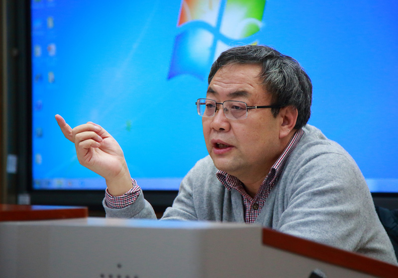 3张敏主席做专题报告.jpg